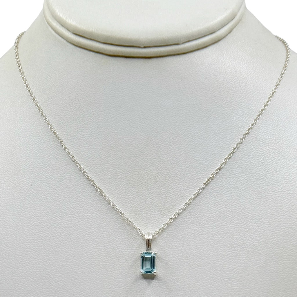 OW Sterling silver blue topaz pendant necklace - GM433