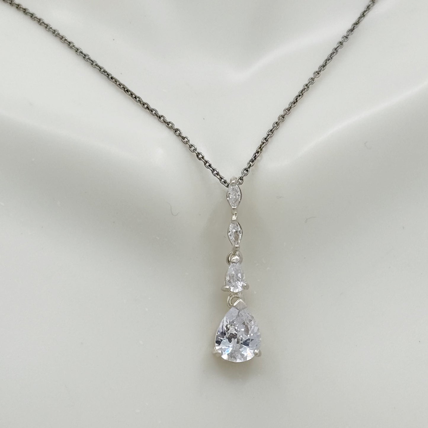 Sterling silver cubic zirconia drop pendant - GM44