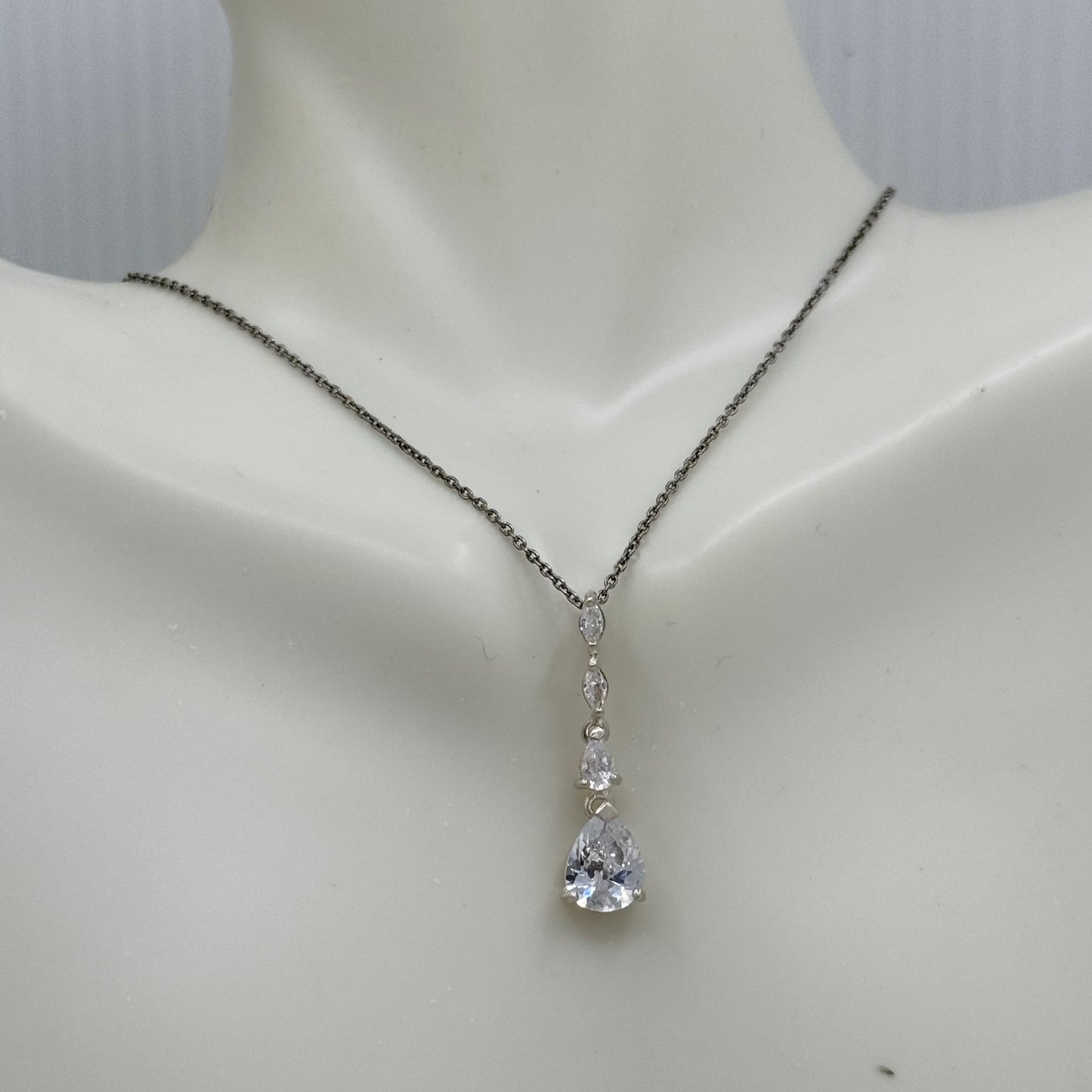 Sterling silver cubic zirconia drop pendant - GM44