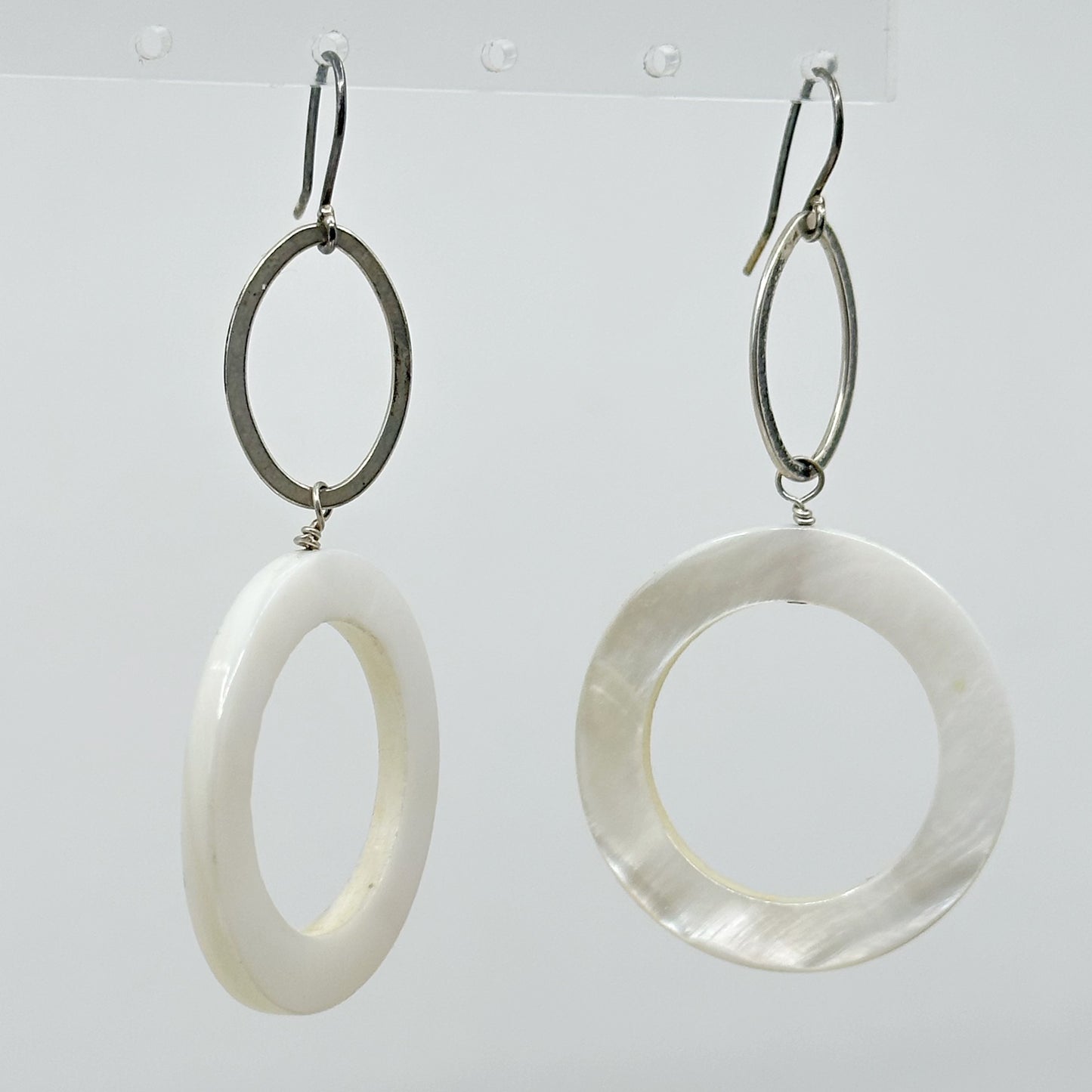 Sterling silver Mother of Pearl earrings GM448