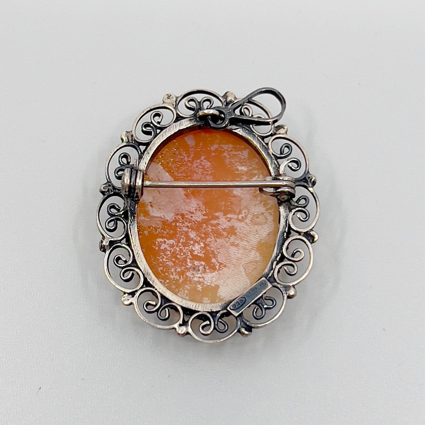 Vintage sterling silver shell cameo brooch / pendant GM471