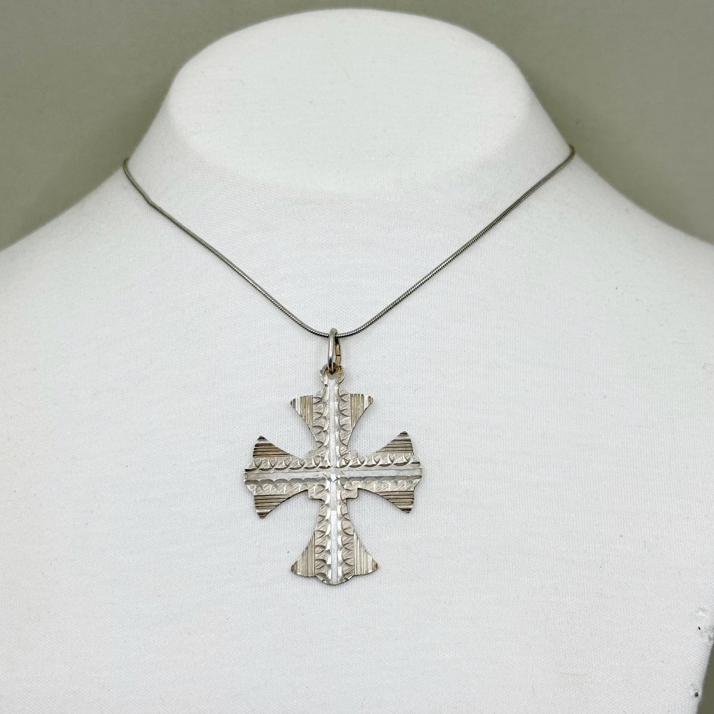 vintage sterling silver laser cut Jerusalem cross pendant - GM509