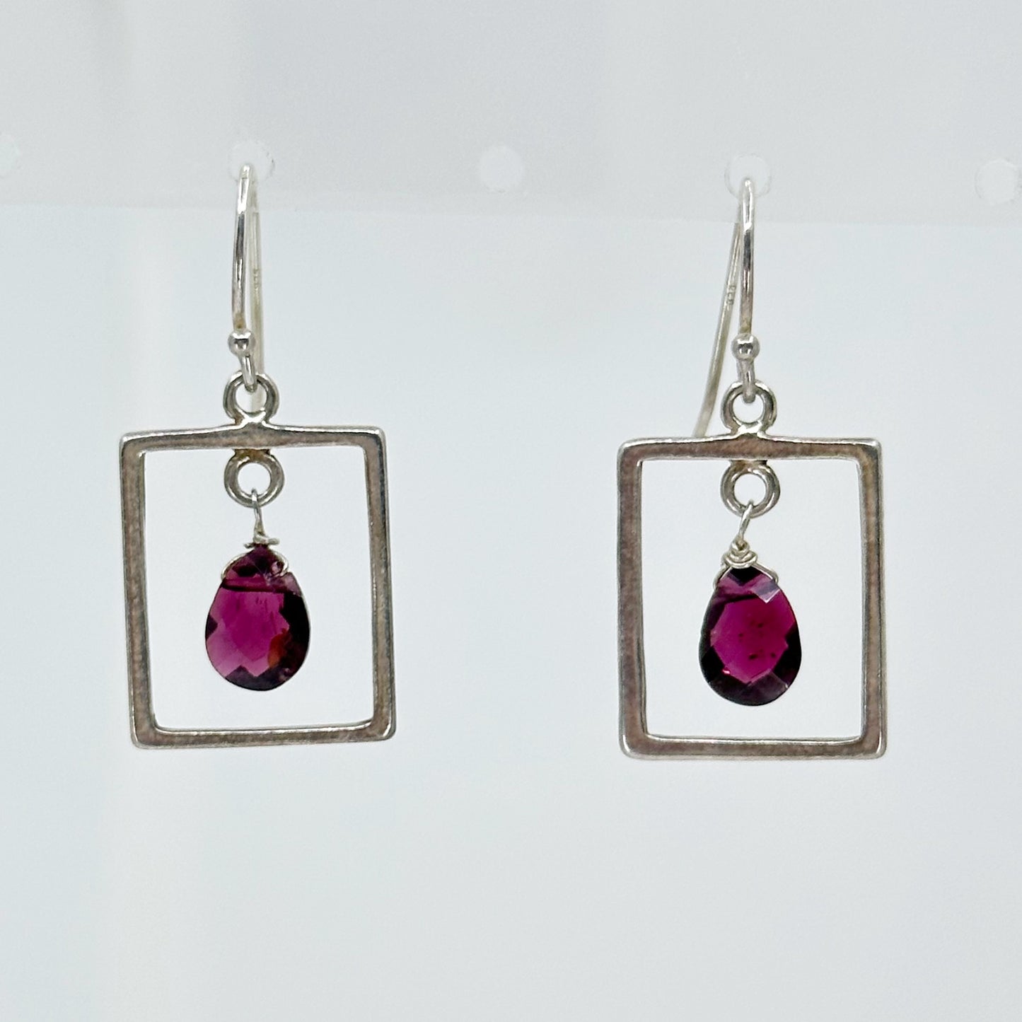 Sterling silver Garnet earrings GM512