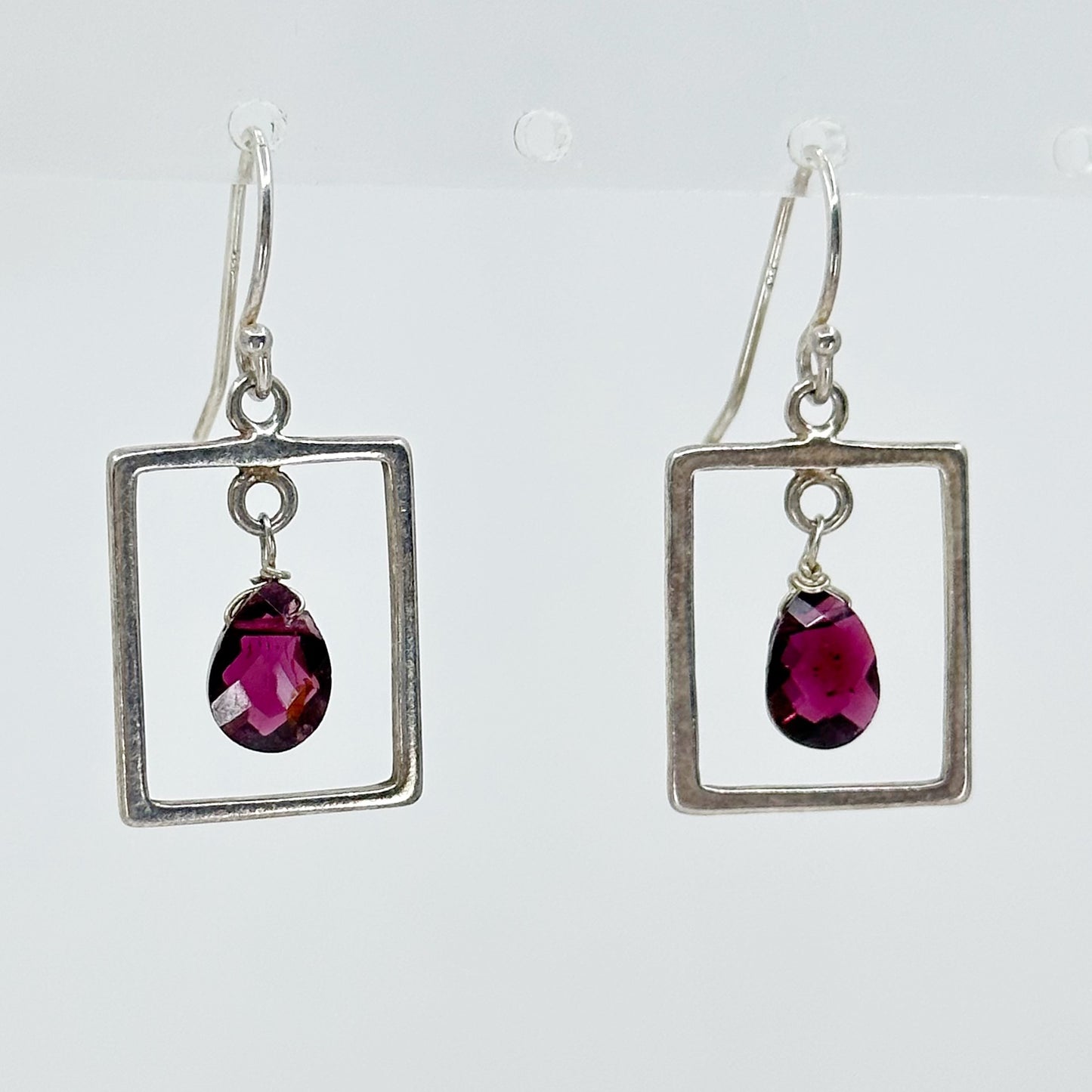 Sterling silver Garnet earrings GM512