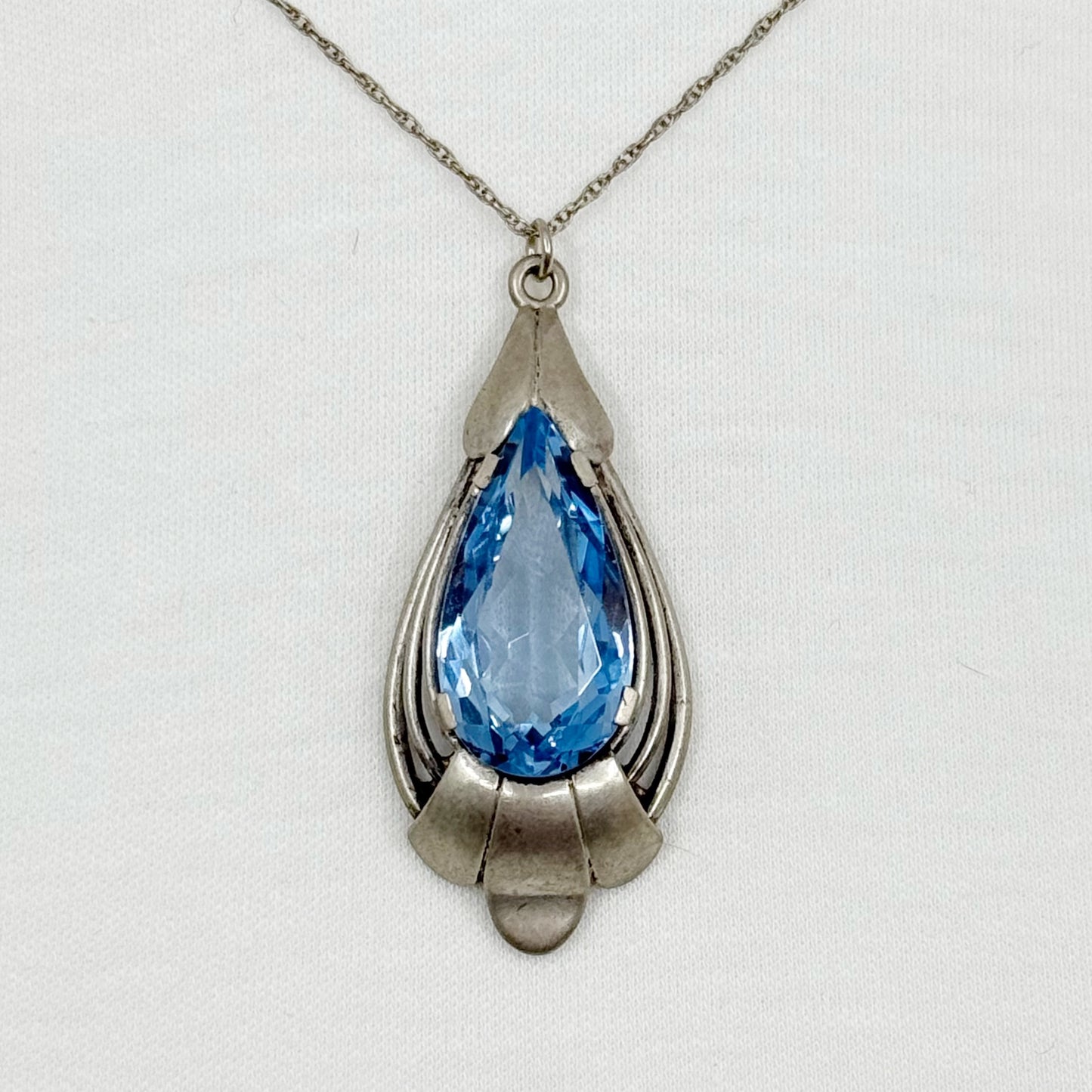 Vintage sterling silver blue topaz pendant necklace GM531