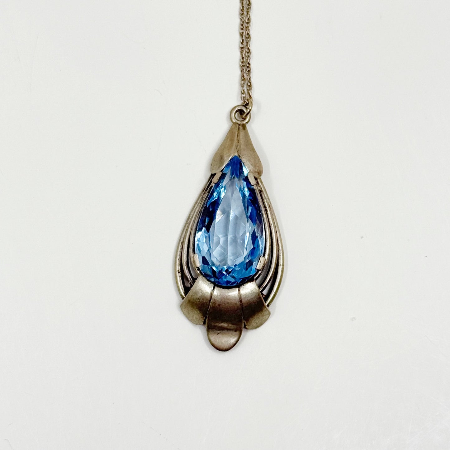 Vintage sterling silver blue topaz pendant necklace GM531