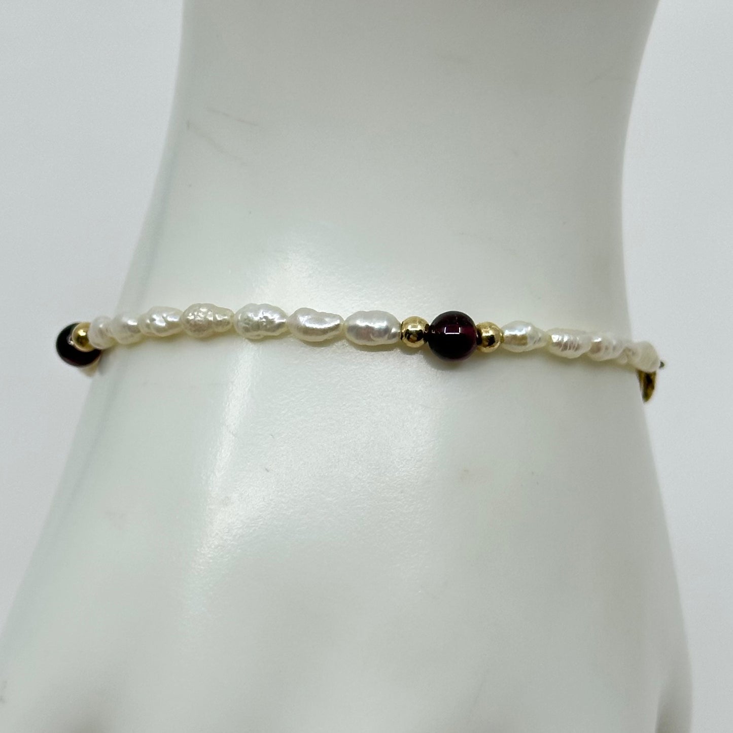 14K Gold Filled freshwater pearl & garnet bead bracelet GM561
