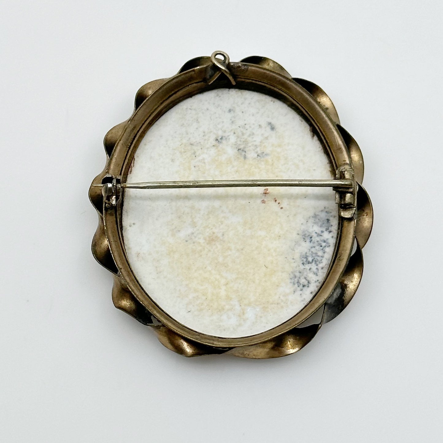 Late Victorian pinchbeck hand painted porcelain portrait brooch GM568