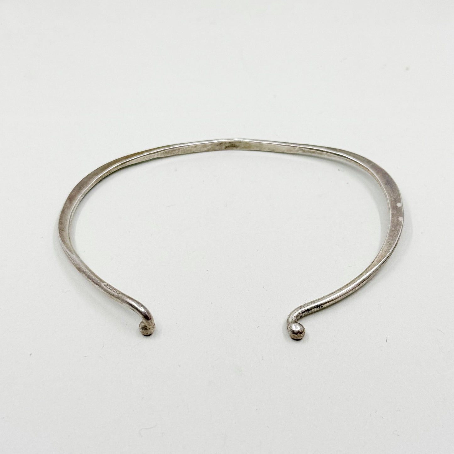 Vintage modernist sterling silver hammered cuff bracelet - GM63