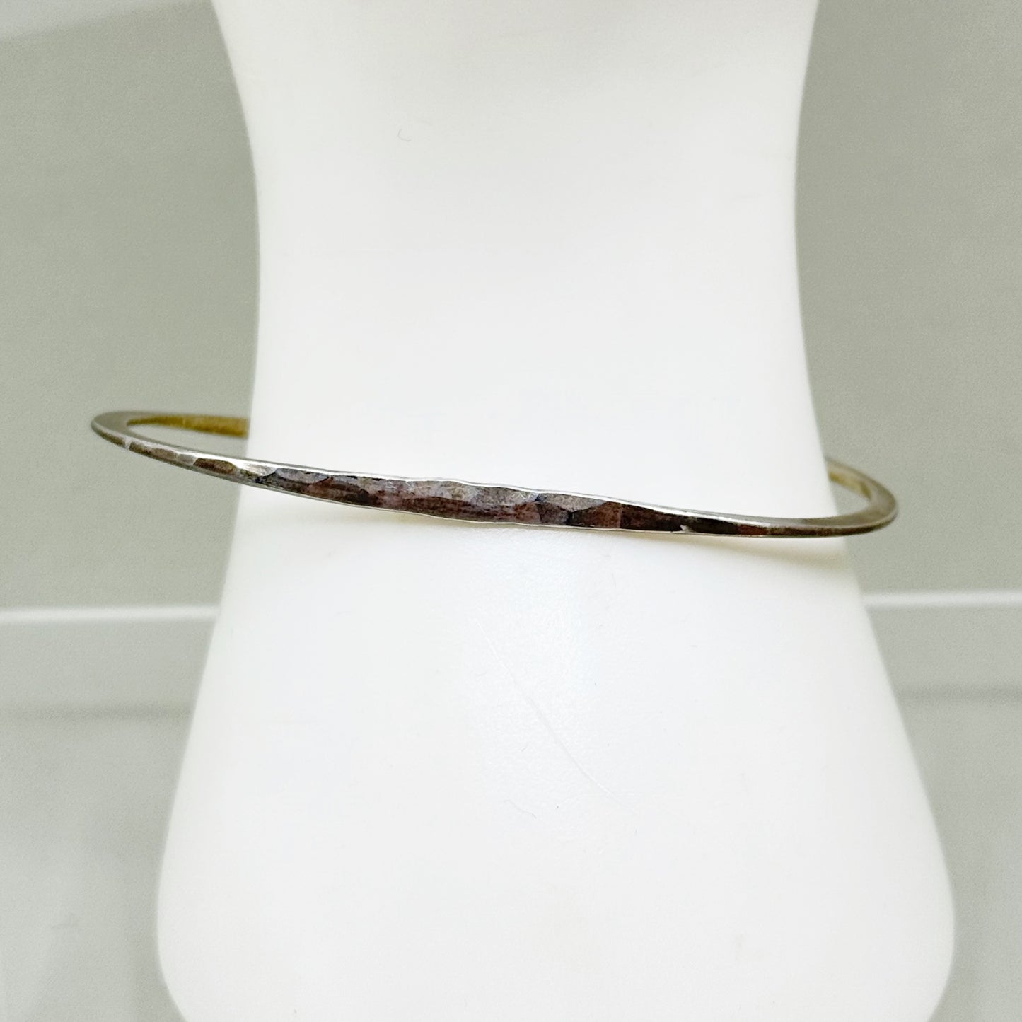 Vintage modernist sterling silver hammered cuff bracelet - GM63