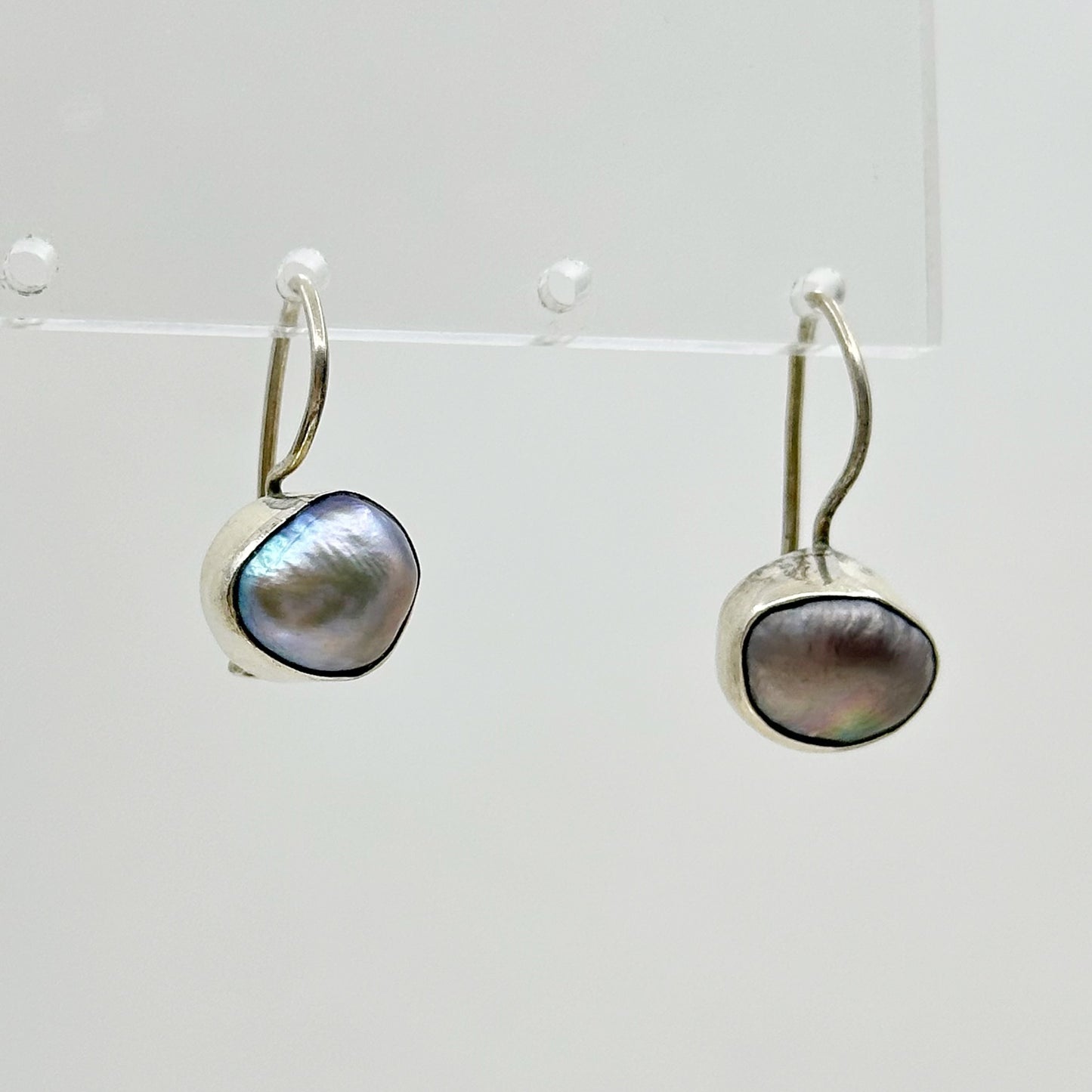 Hand Made Sterling silver freshwater gray pearl earrings GM683