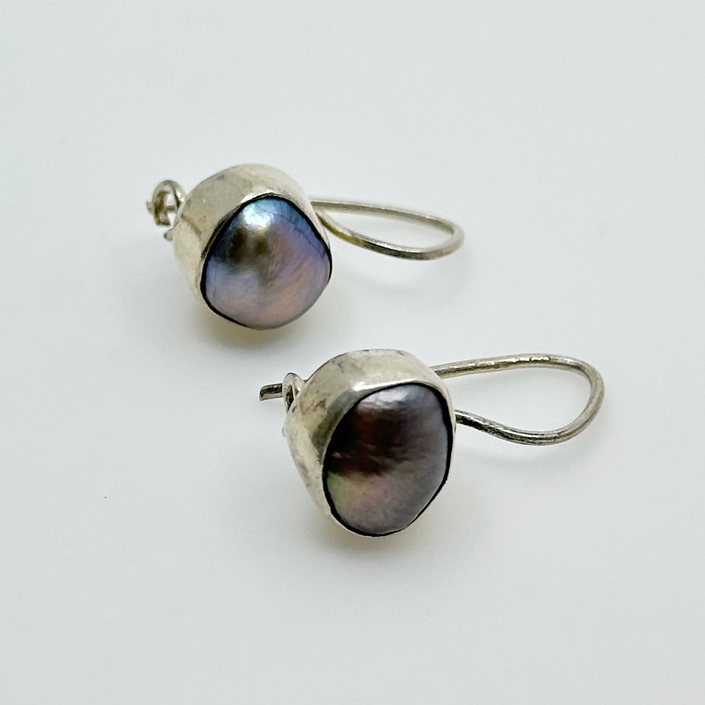 Hand Made Sterling silver freshwater gray pearl earrings GM683