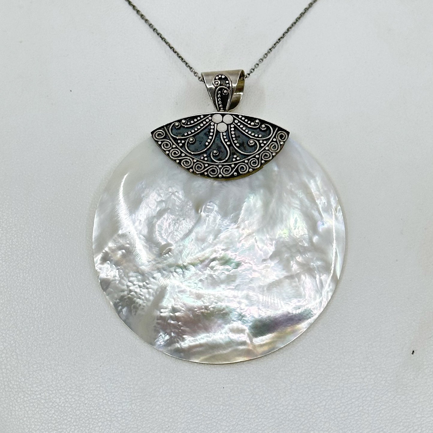 Meran Sterling silver Mother of Pearl pendant GM684