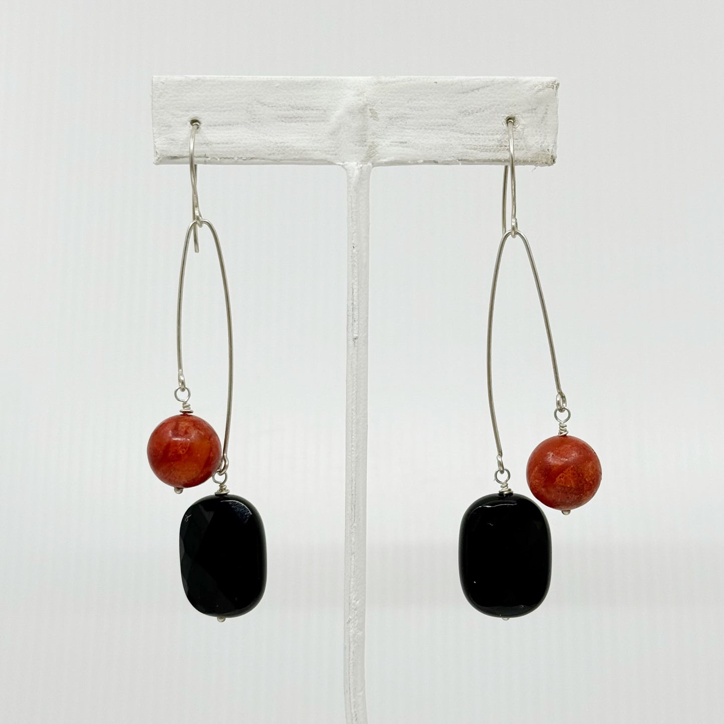 sterling silver onyx & coral earrings - GM7