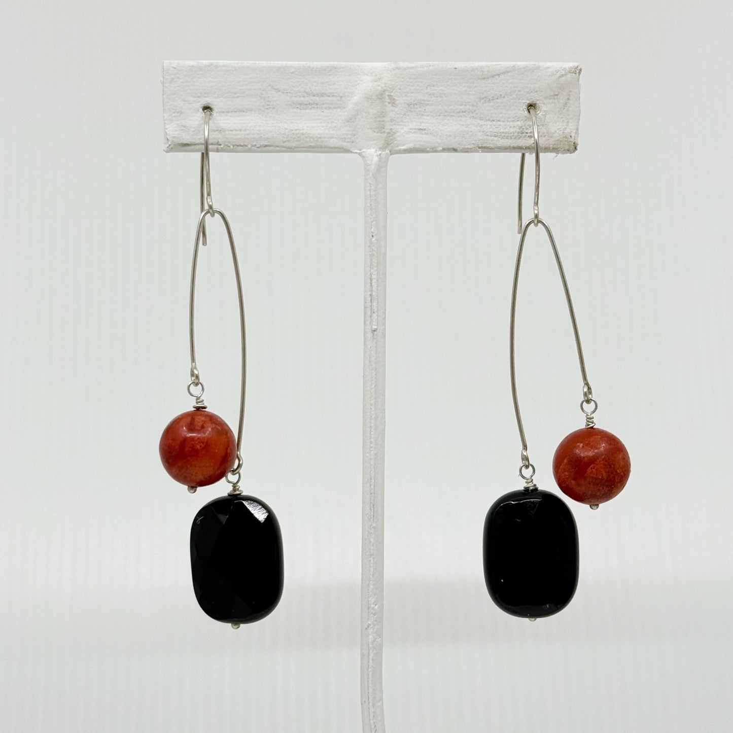 sterling silver onyx & coral earrings - GM7