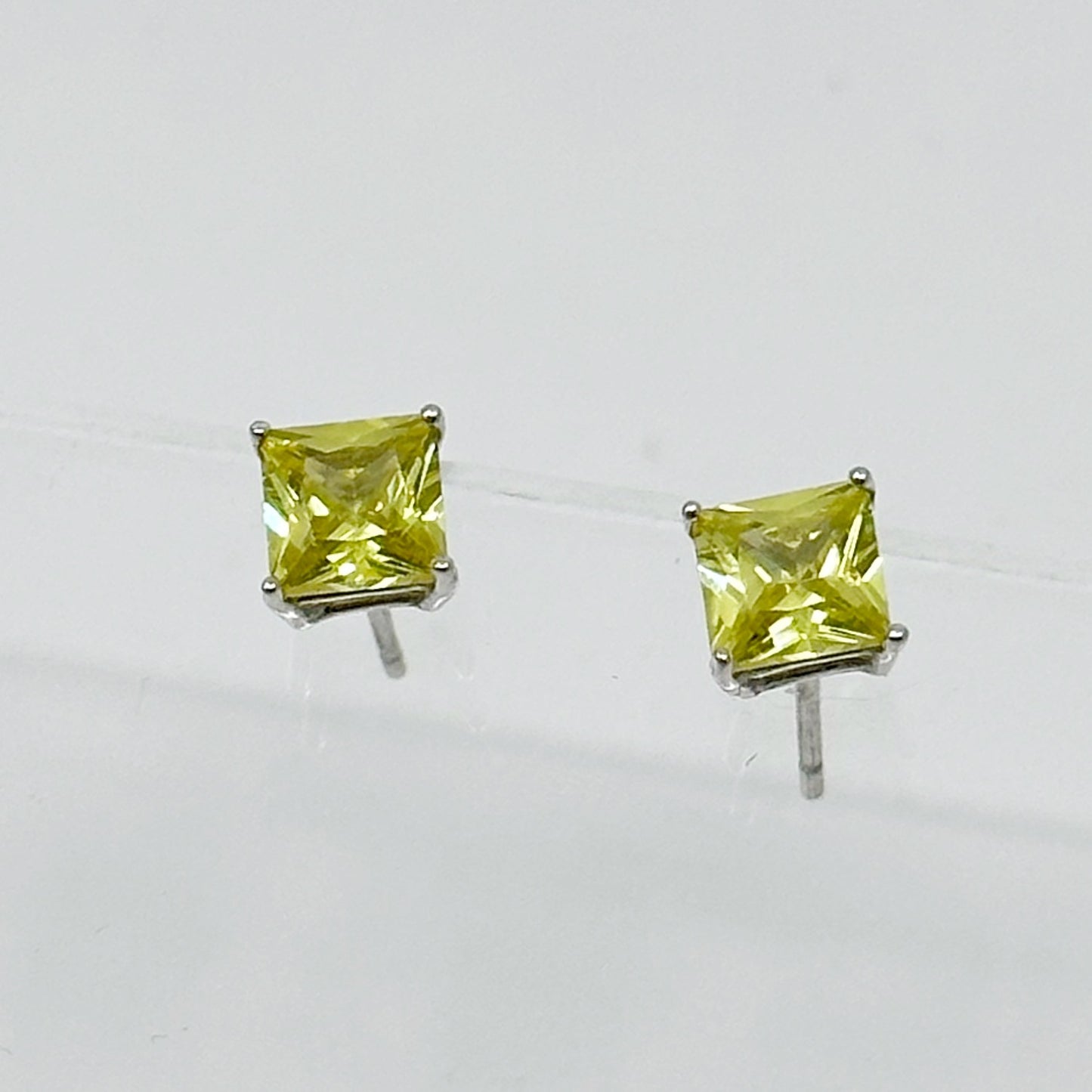 Sterling silver cubic zirconia stud earrings GM808