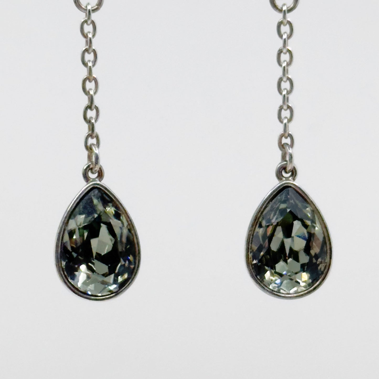 Swarovski crystal silver tone teardrop earrings GM844