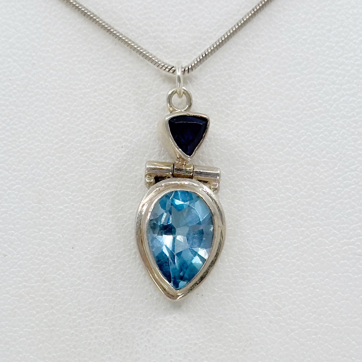 Sterling silver Iolite & Blue Topaz pendant gm855