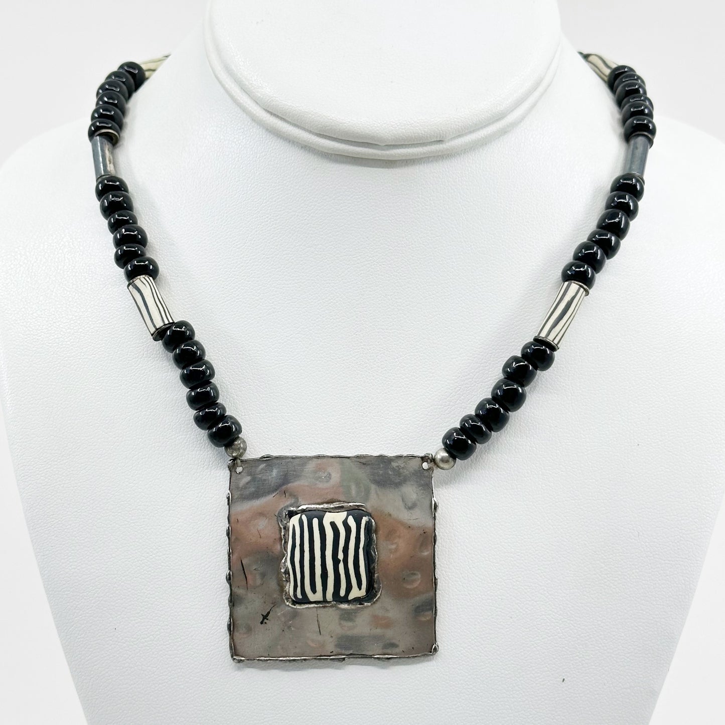 Vintage sterling silver glass & ceramic bead necklace GM909