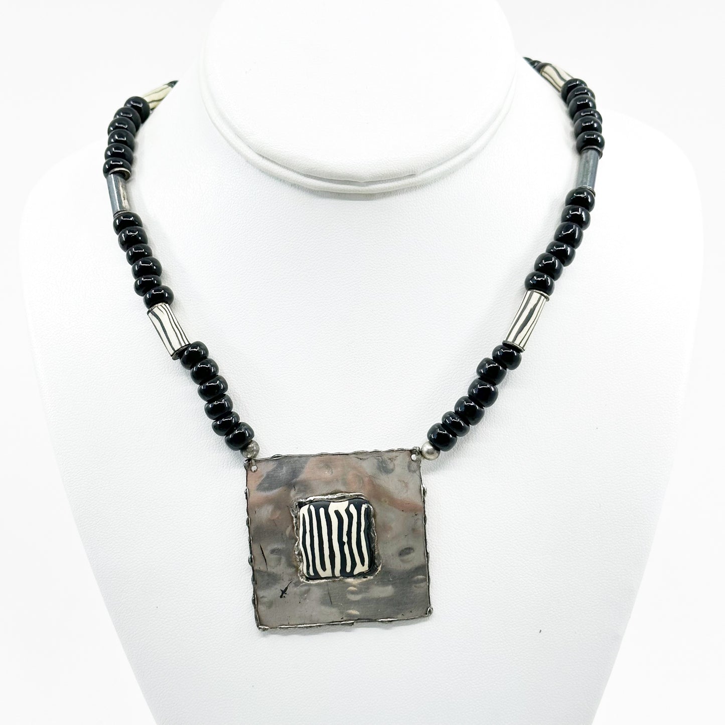 Vintage sterling silver glass & ceramic bead necklace GM909