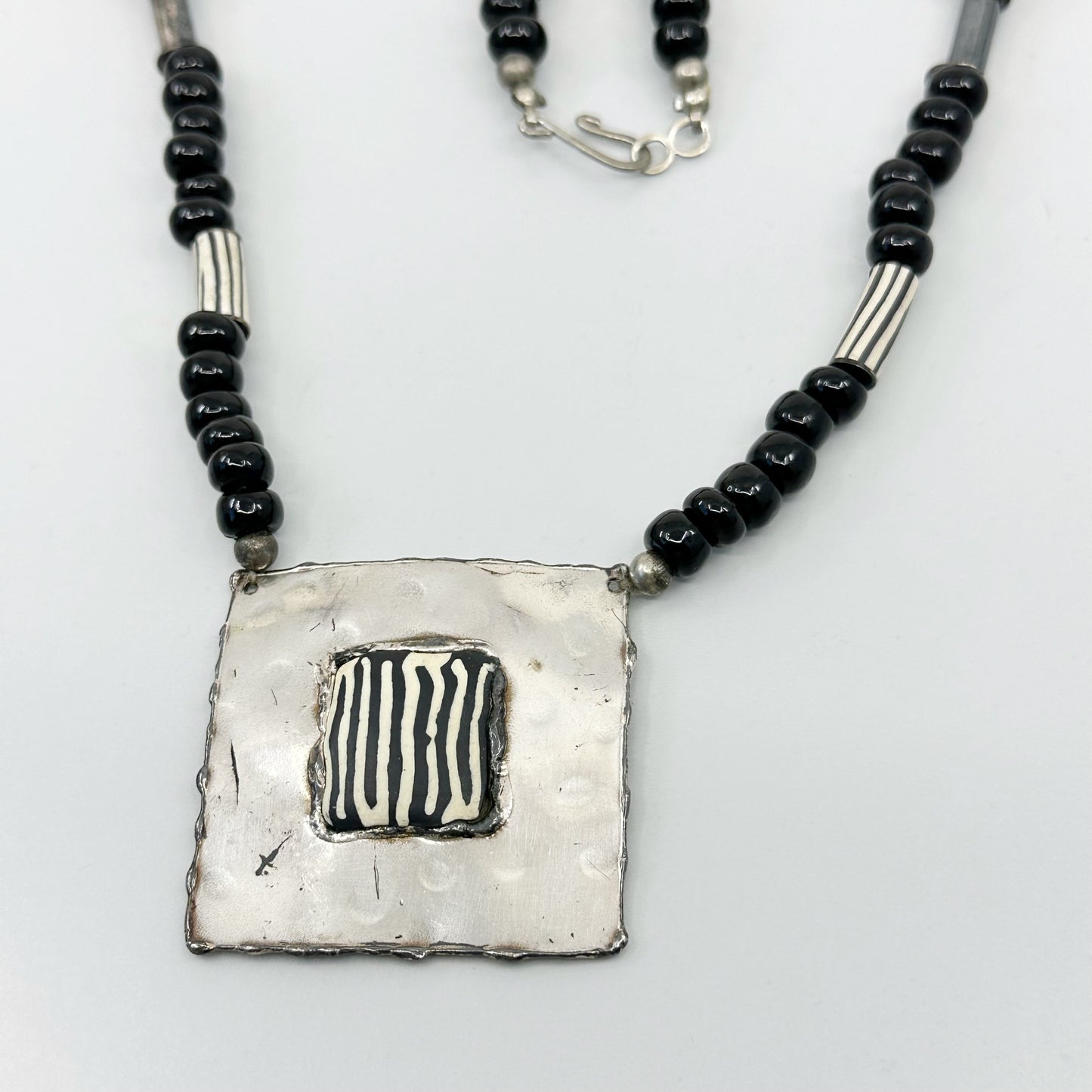 Vintage sterling silver glass & ceramic bead necklace GM909