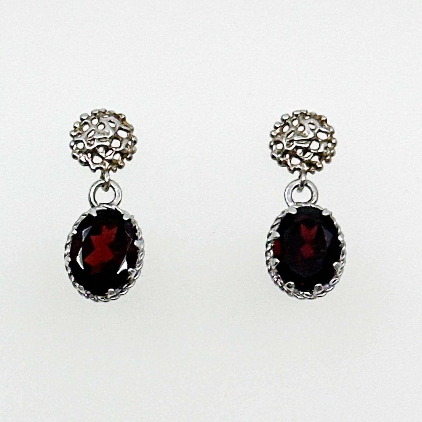 Sterling silver Garnet earrings GM925