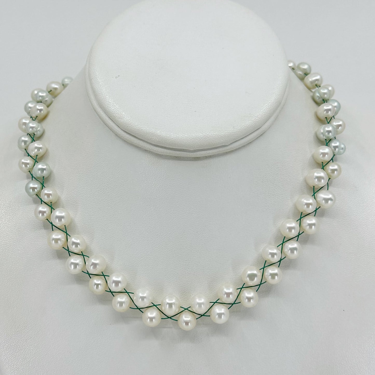 Sterling silver graduated freshwater pearl necklace - GM95