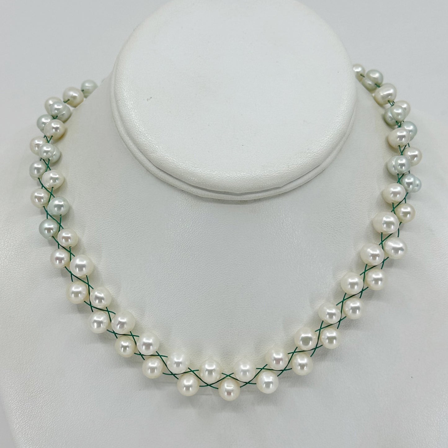 Sterling silver graduated freshwater pearl necklace - GM95