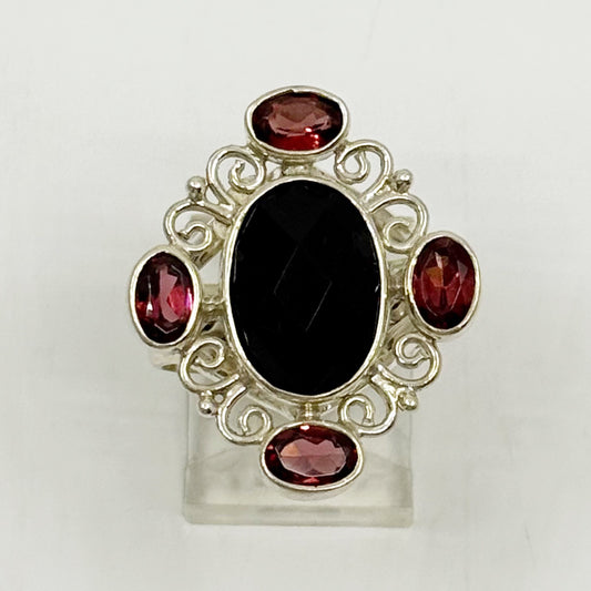 Sterling silver garnet & onyx ring - GM1174