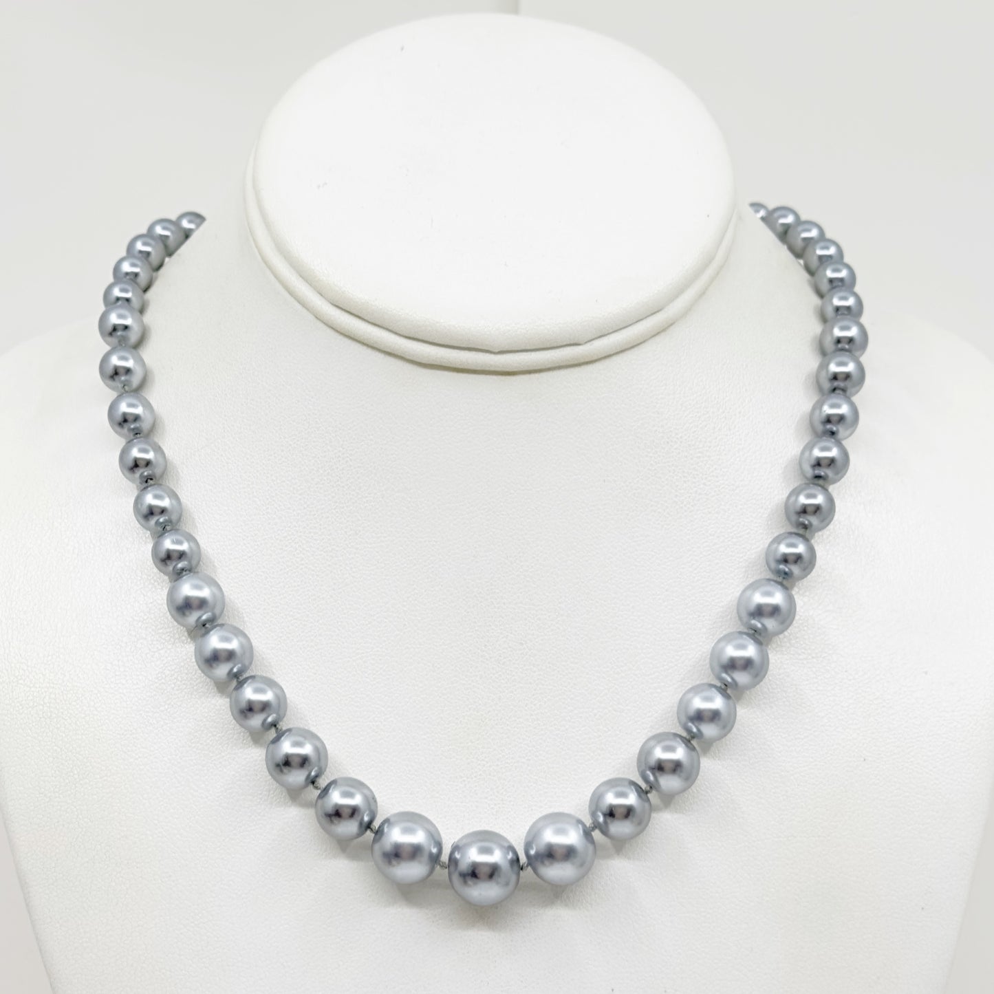 Kissaka Silver Tone graduated gray pearl necklace