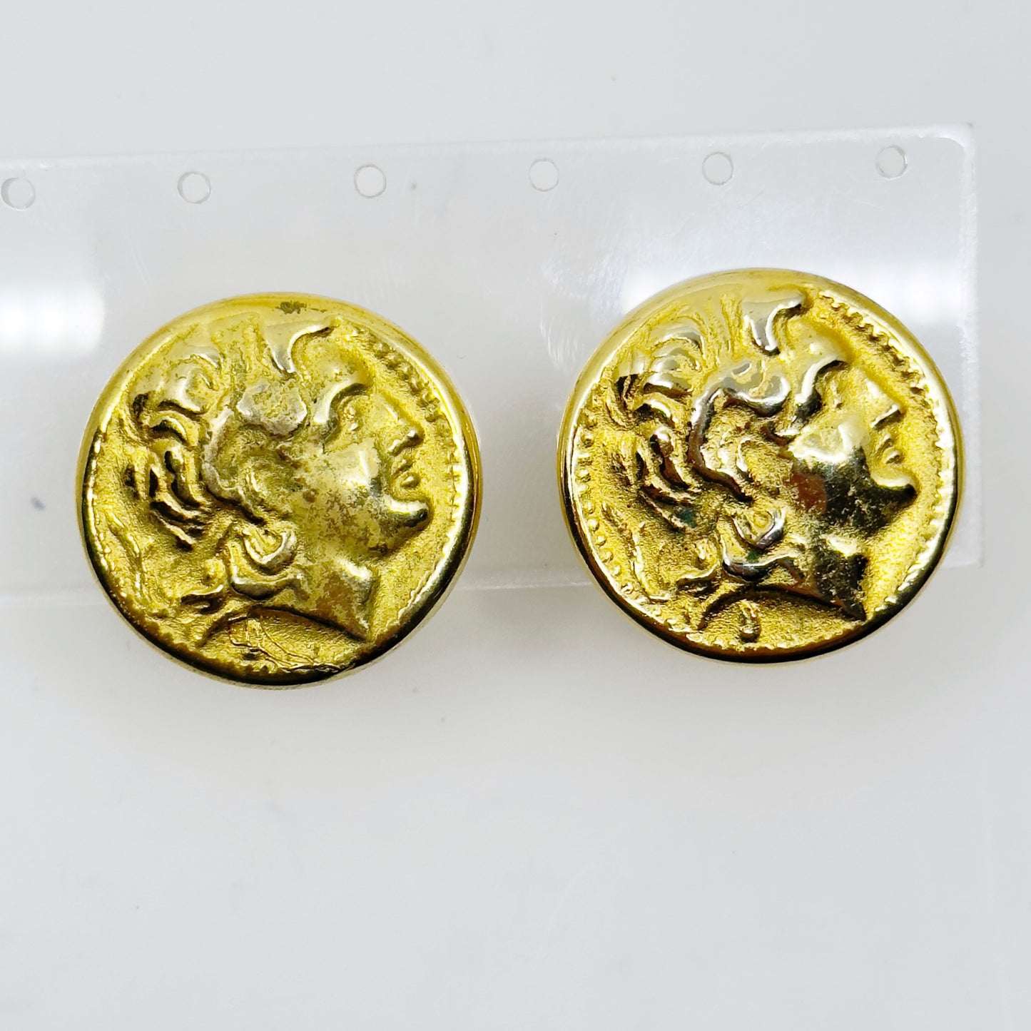 Vintage Gold tone Alexander The Great clip on earrings GM1610