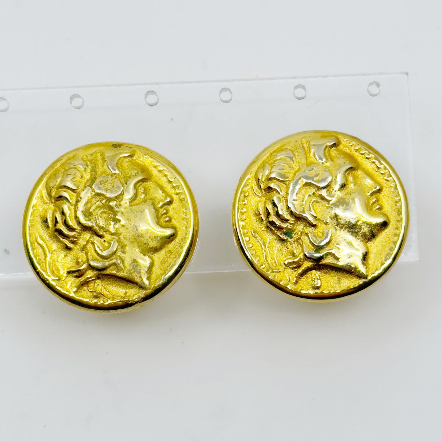 Vintage Gold tone Alexander The Great clip on earrings GM1610