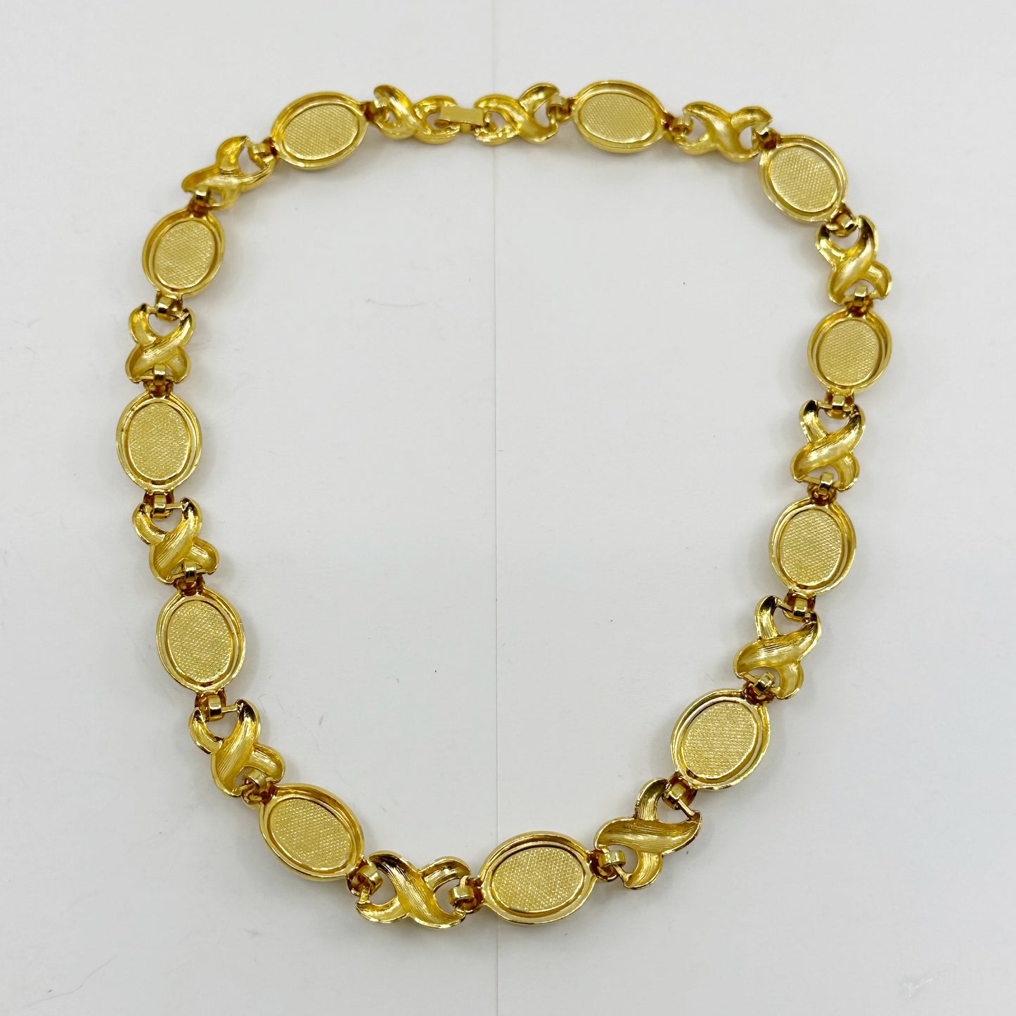 Vintage Gold tone Mabe Pearl necklace