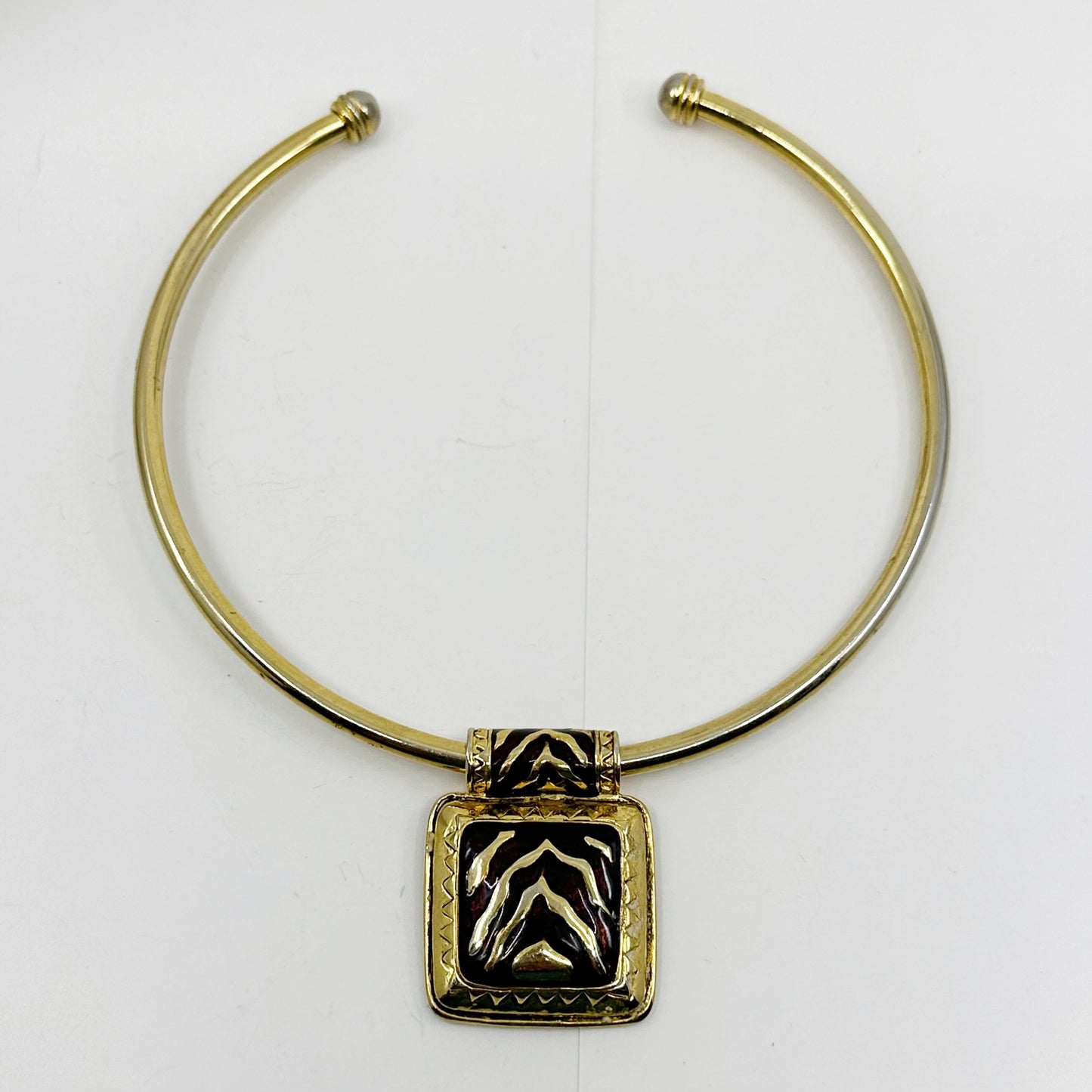 Vintage Gold tone enamel pendant neck wire necklace