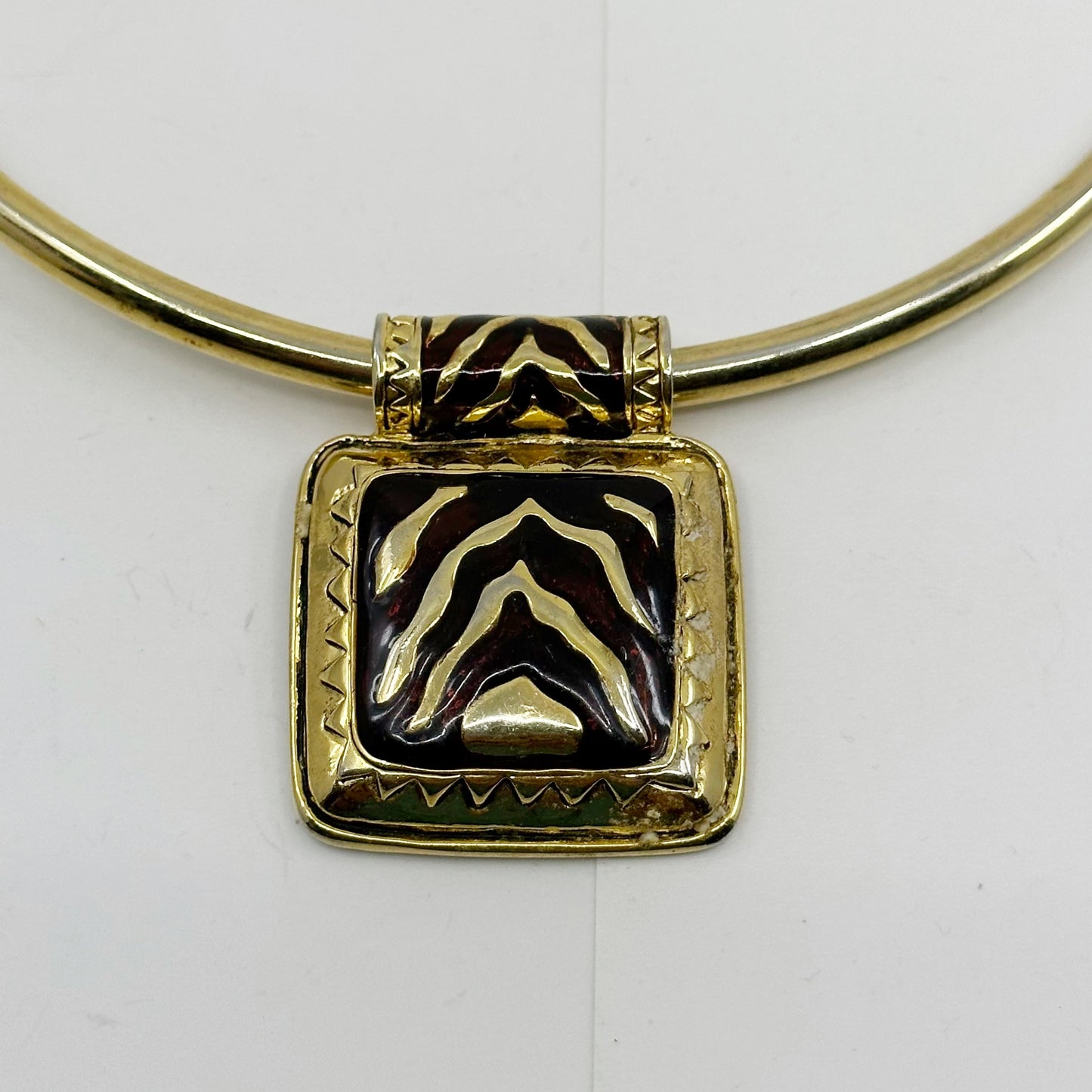 Vintage Gold tone enamel pendant neck wire necklace