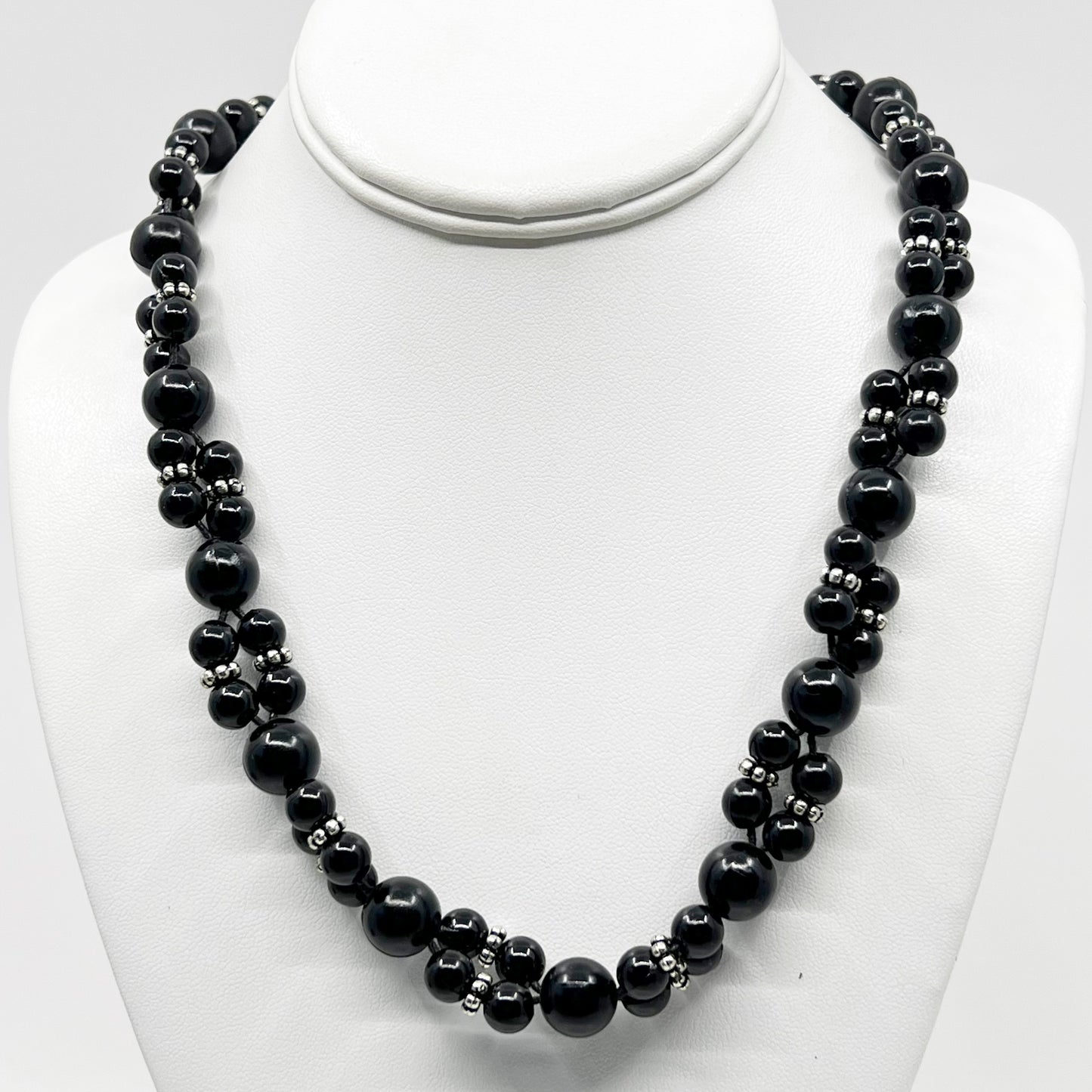 Acrylic & silver tone bead necklace