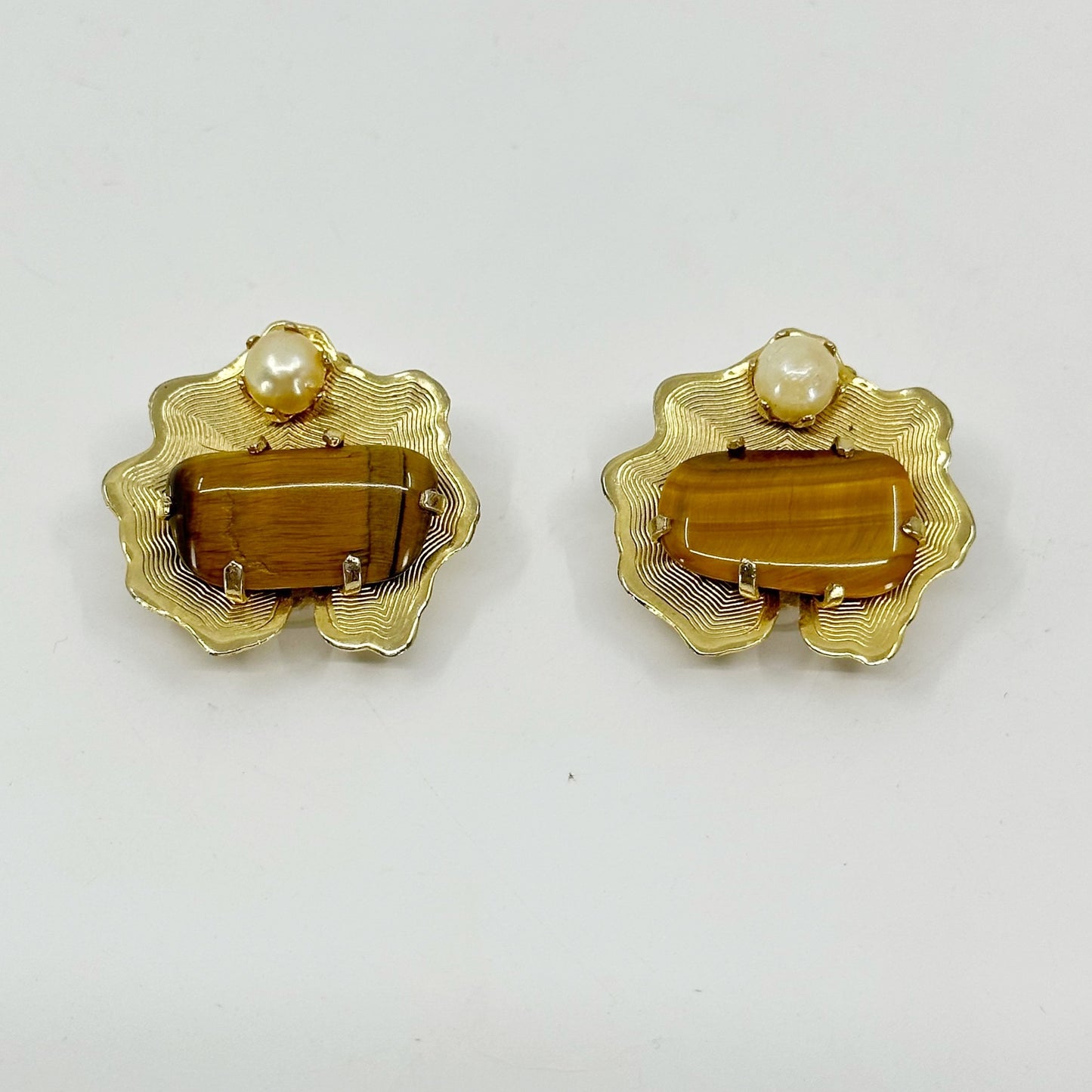 Vintage Weis Gold Tone Tiger eye & pearl earrings