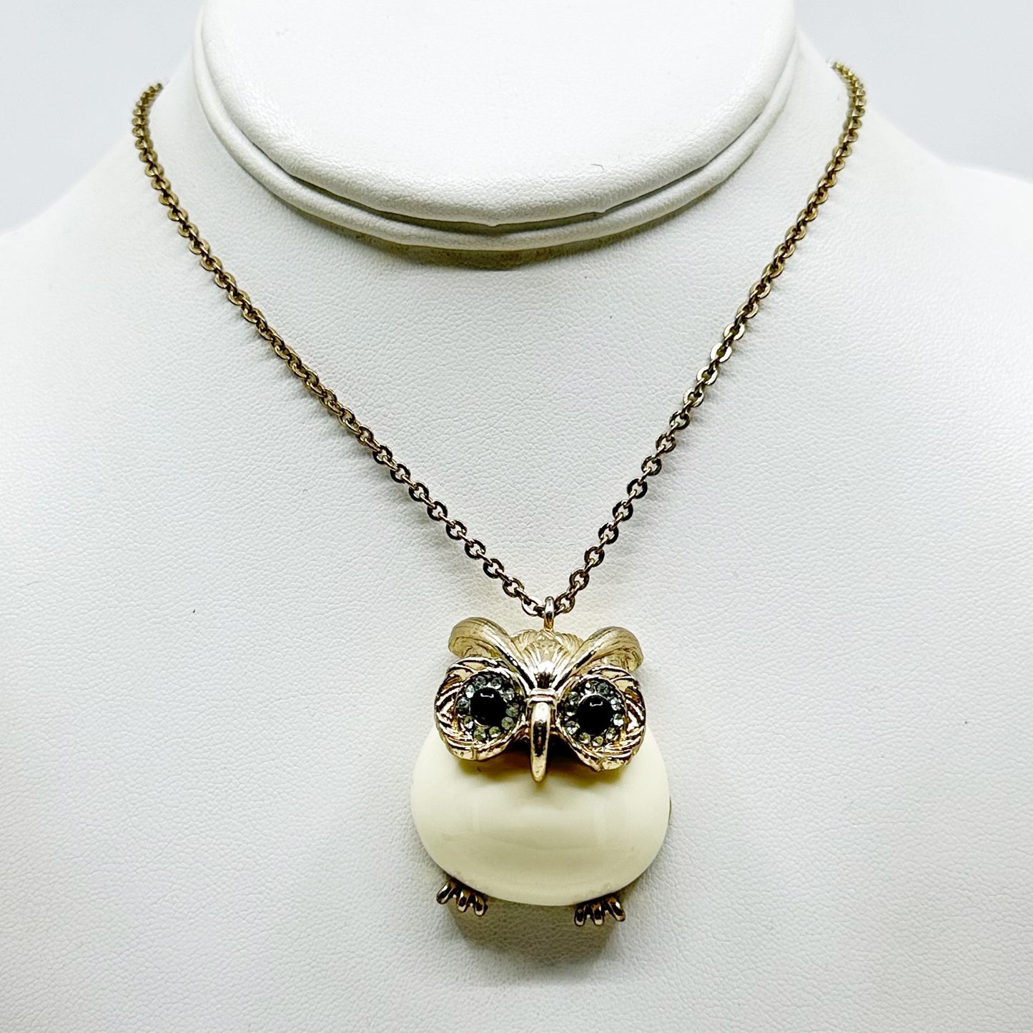 Vintage gold tone jelly belly owl rhinestone necklace