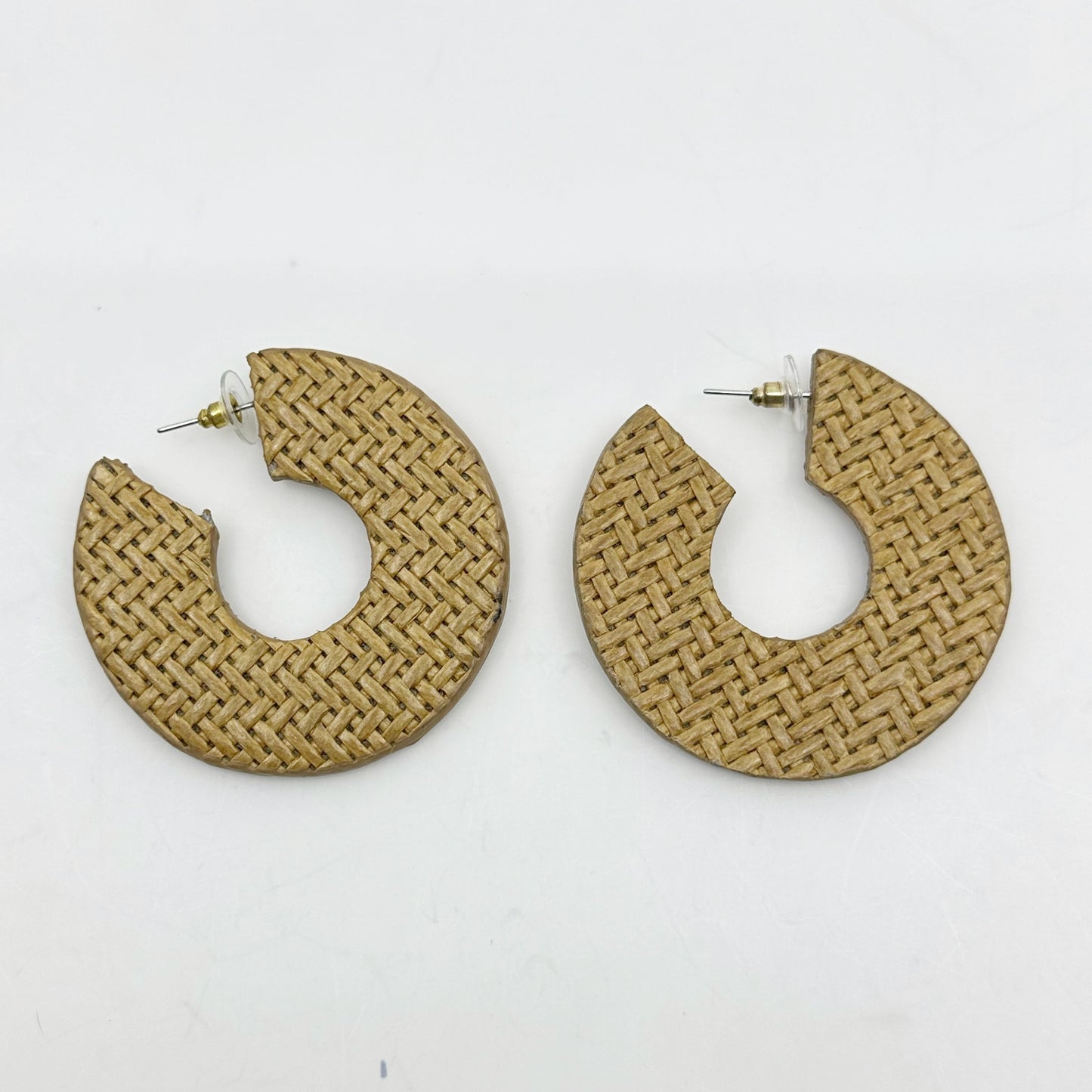 Woven raffia hoop earrings