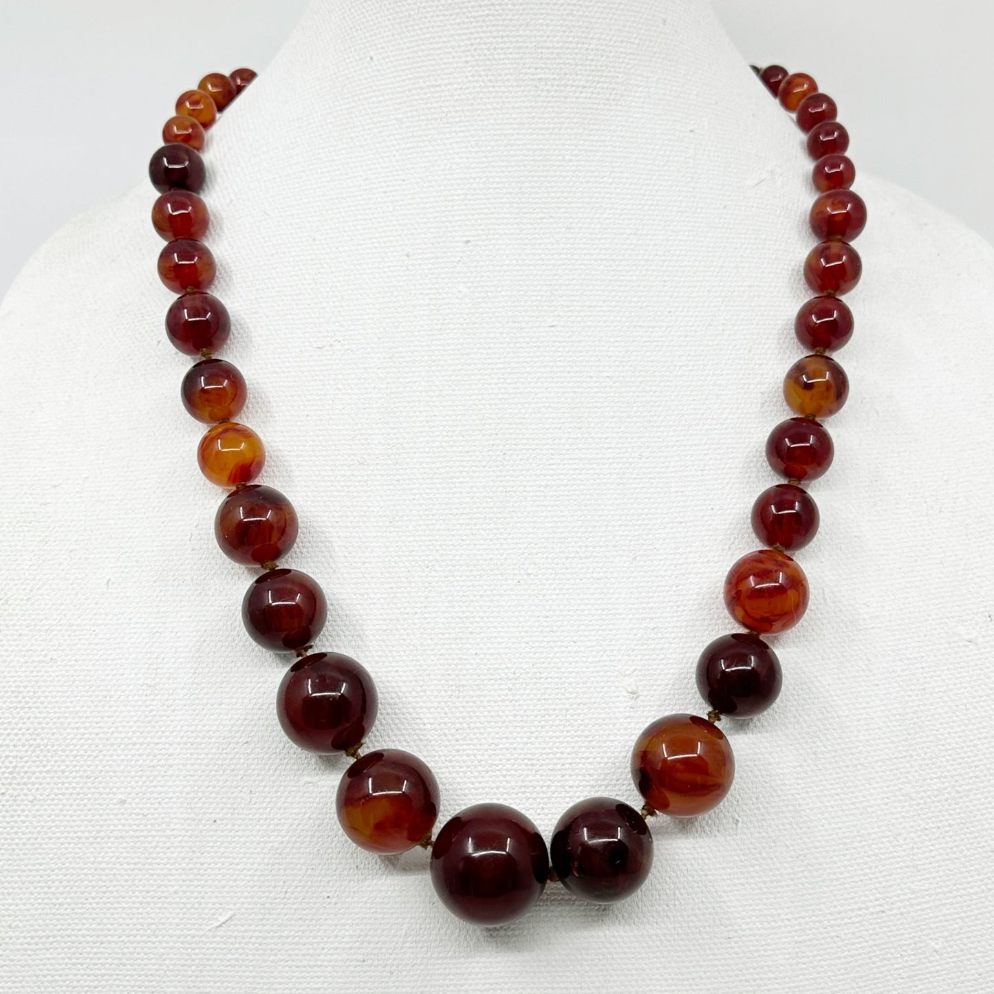 Vintage Graduated bakelite bead necklace