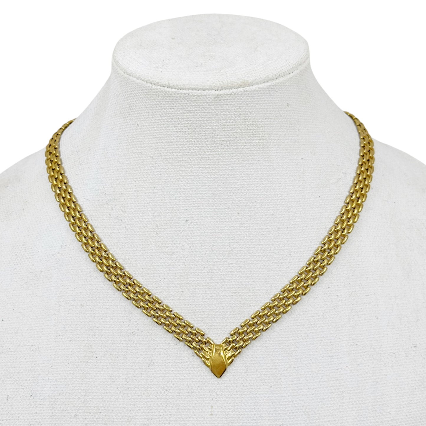 Avon Gold tone necklace