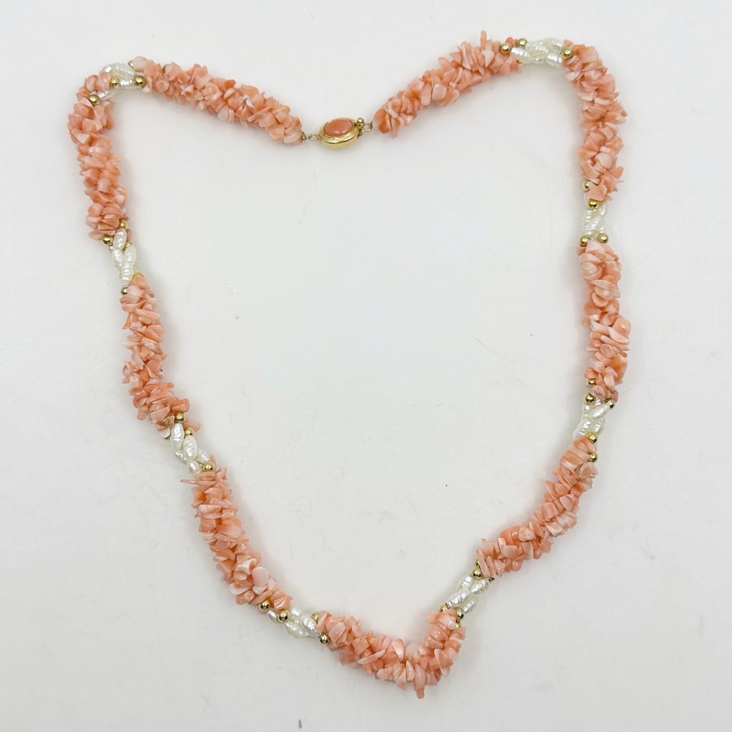 Gold tone conch shell & pearl bead necklace