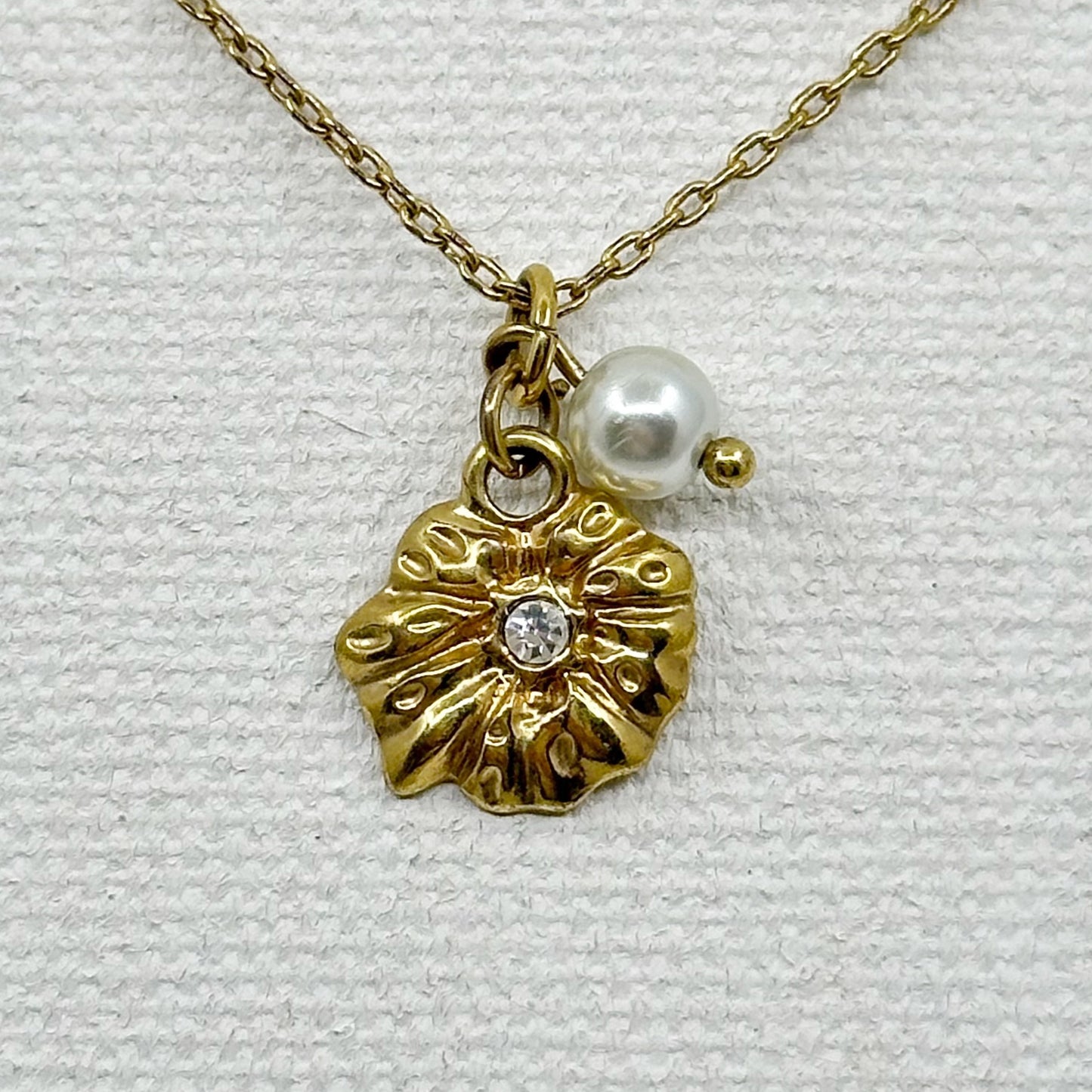 J.CREW Gold tone pearl flower pendant necklace