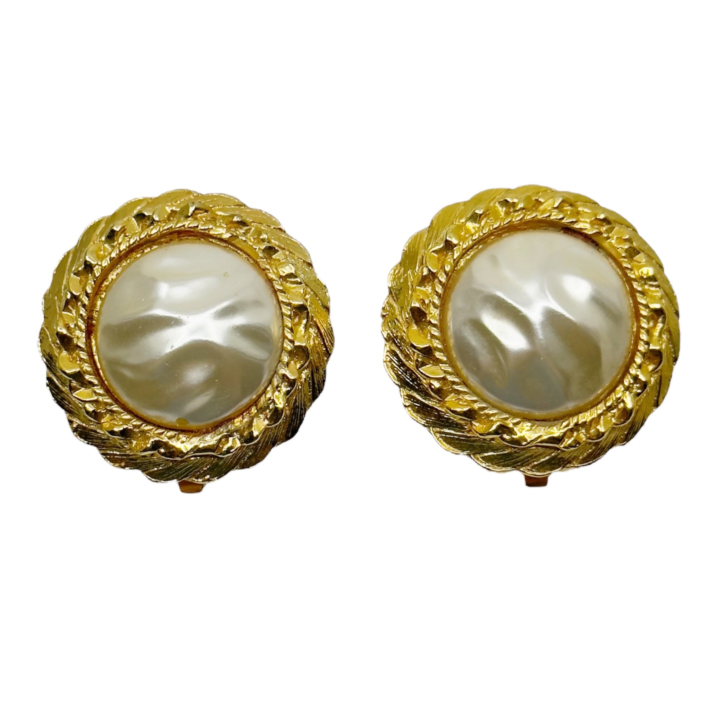 Vintage Gold tone Made pearl clip on Earrings