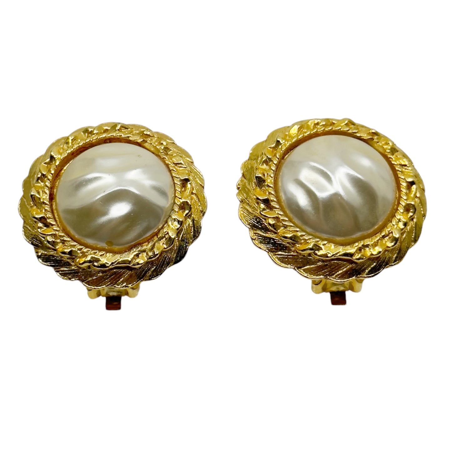 Vintage Gold tone Made pearl clip on Earrings