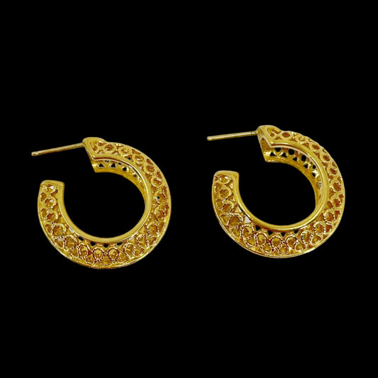 Vintage Gold Tone hoop earrings