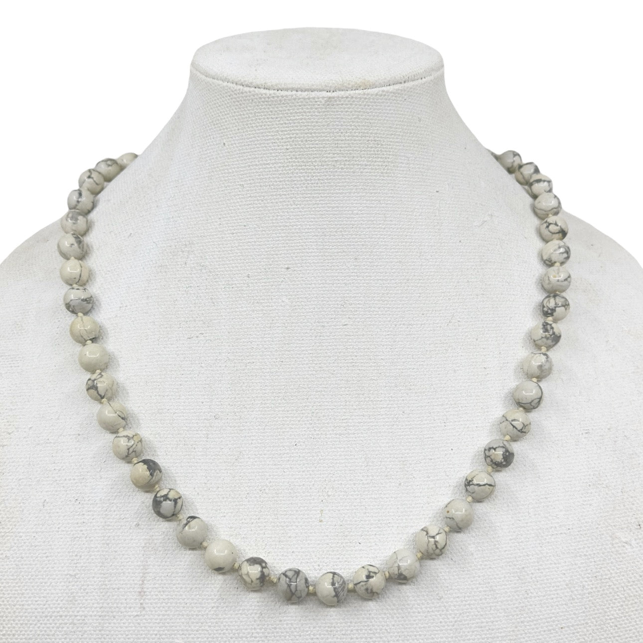 Vintage white howlite bead necklace