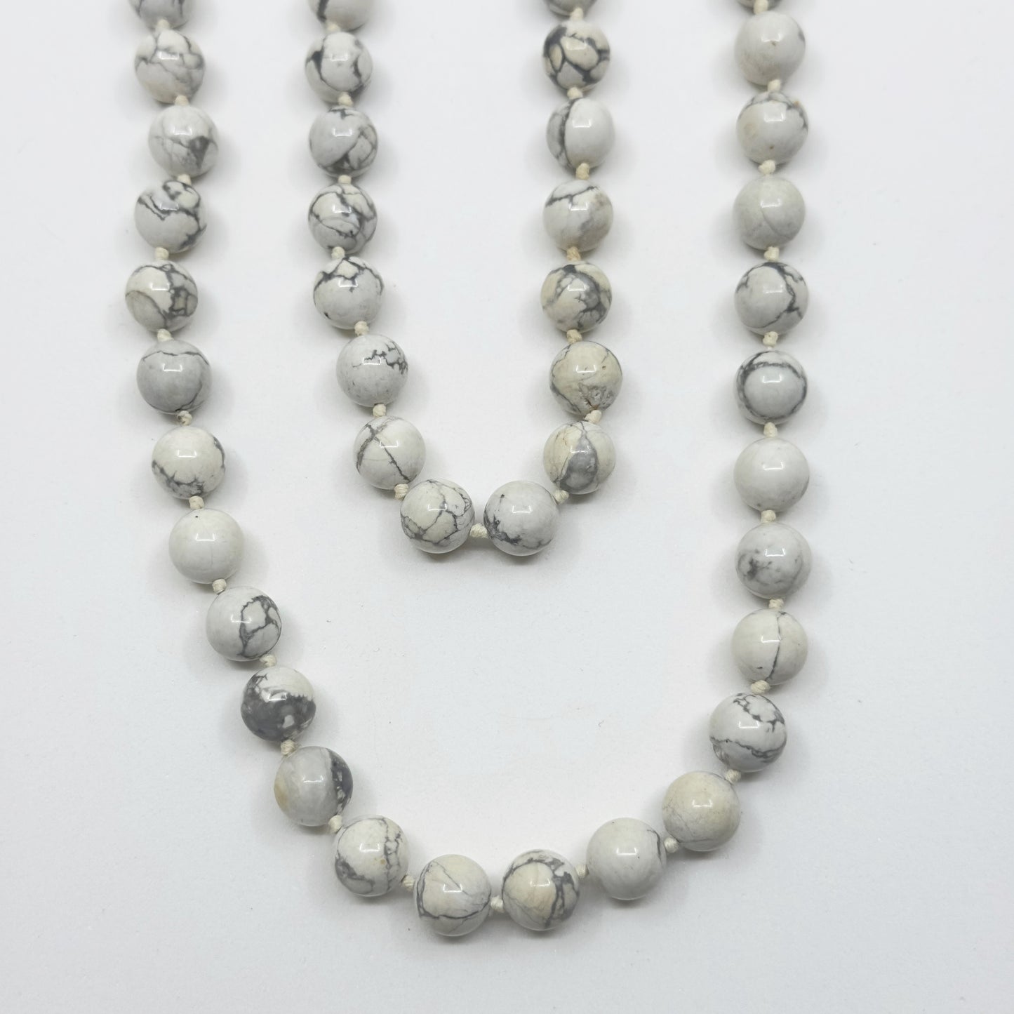 Vintage white howlite bead necklace