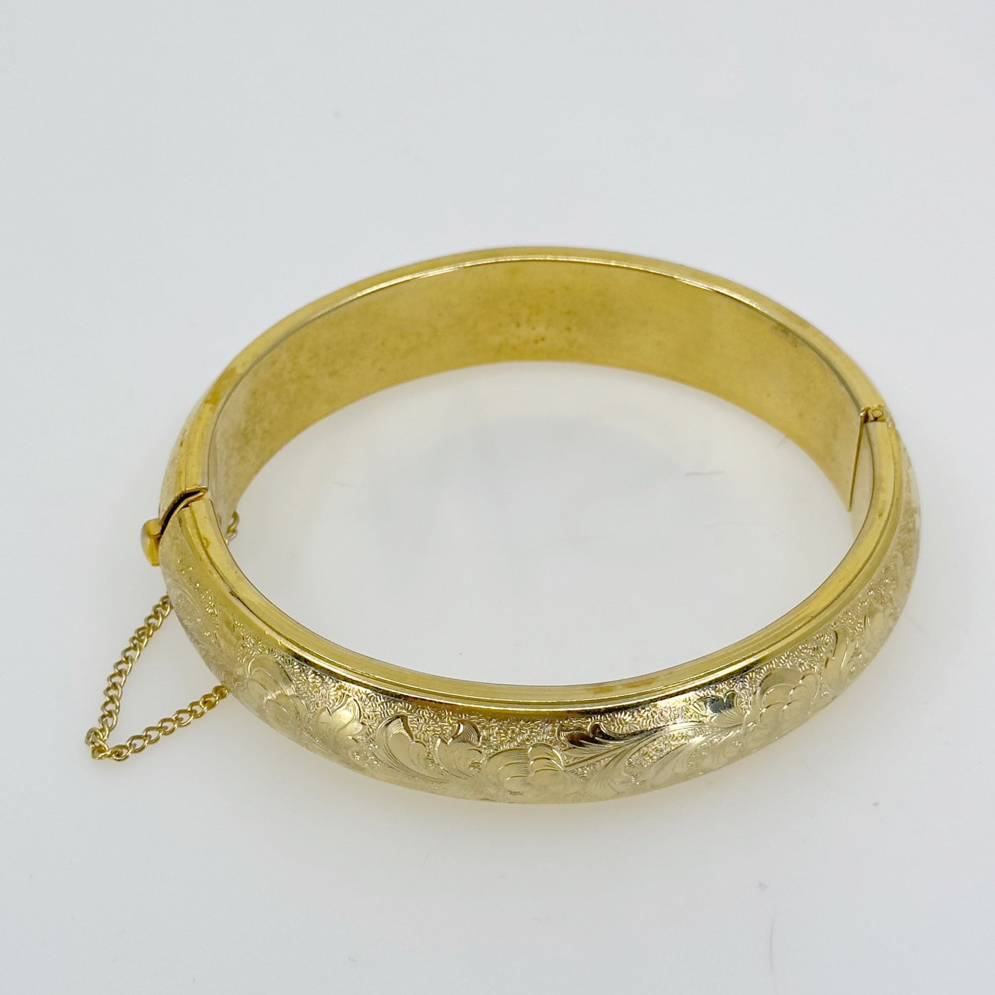 Vintage Gold Tone Hinged bangle bracelet