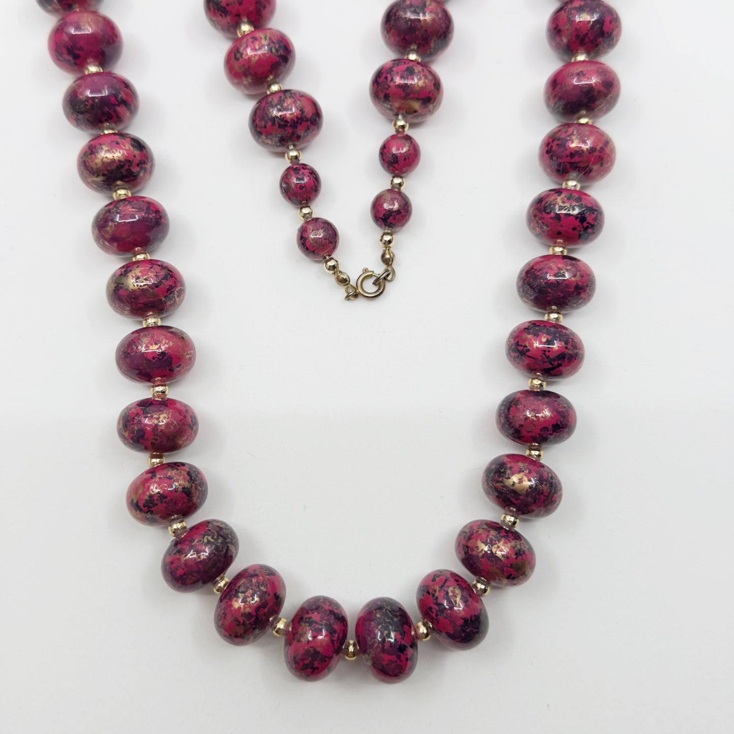 Vintage graduated lucite bead necklace